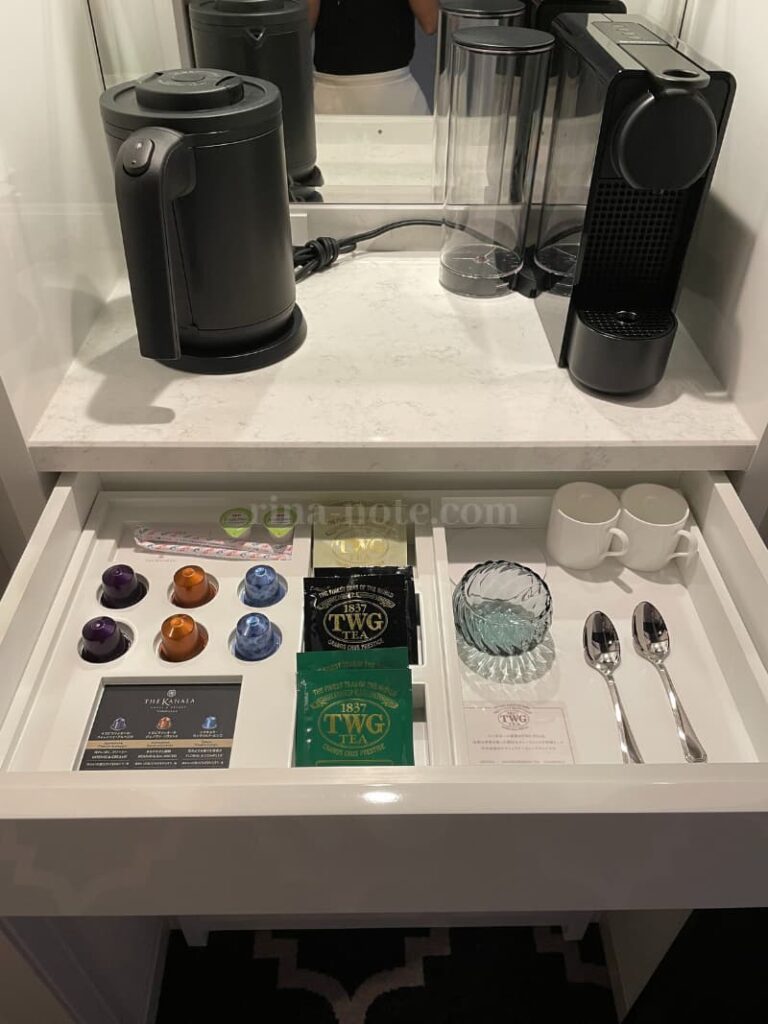 カハラホテル横浜の部屋にあるコーヒー