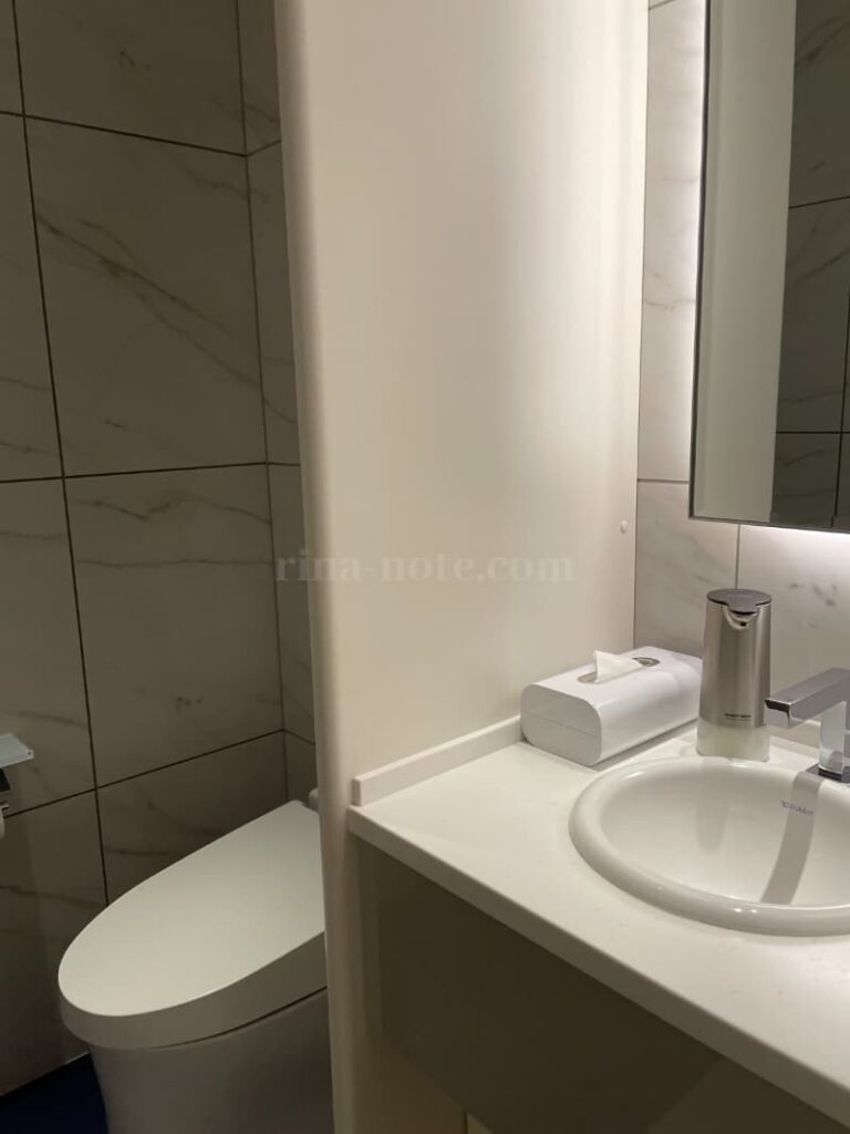 カハラホテル横浜プール内のトイレ