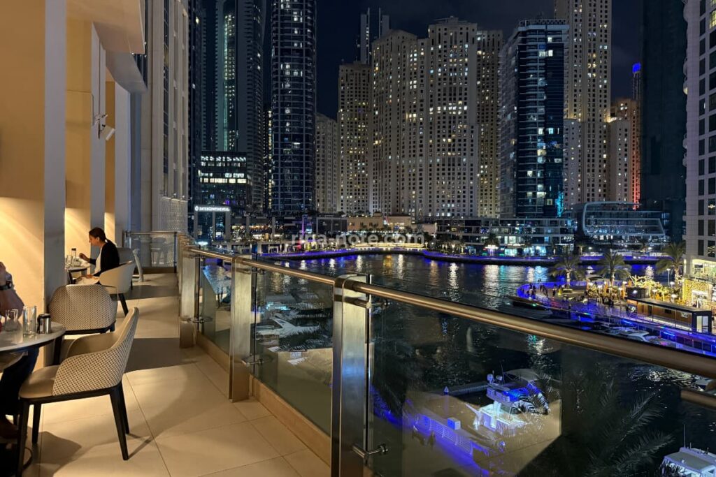 JW Kitchenのマリーナビューのテラス席