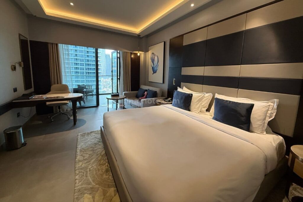 Ramee Dream Hotel Downtownのブルジュハリファビューキングルーム全体