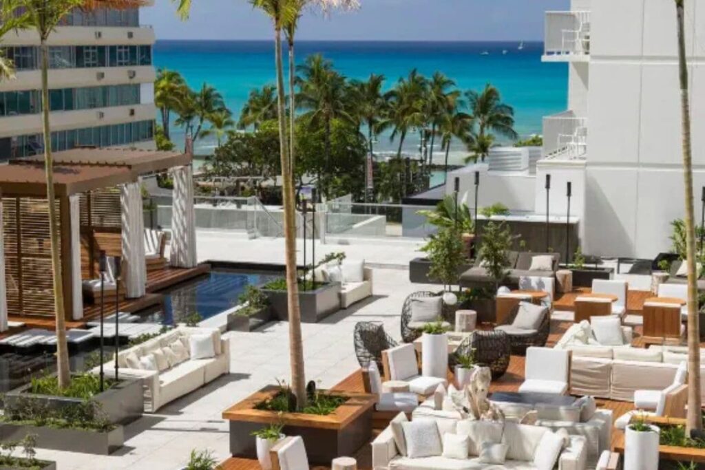 アロヒラニリゾートワイキキビーチのプール