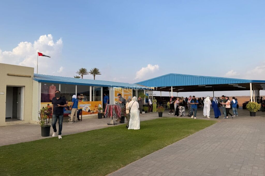 ドバイ砂漠ツアーのアクティビティセンター