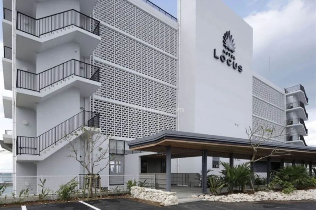 ホテルローカス 宮古島 外観 おしゃれなデザインホテル