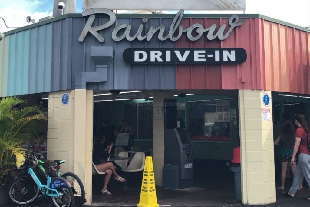 レインボードライブイン ハワイ ローカルに人気のプレートランチ店